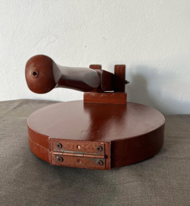 wooden roti maker